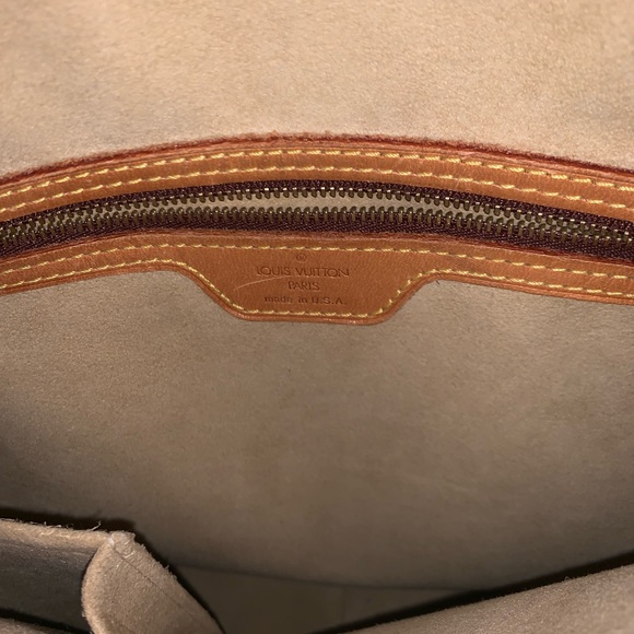 LOUIS VUITTON Monogram Looping GM - Picture 7 of 8